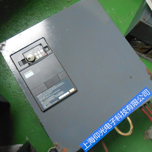 三菱變頻器A800系列維修常見代碼 FR-A840-01800-2-60 55KW顯示報警修理