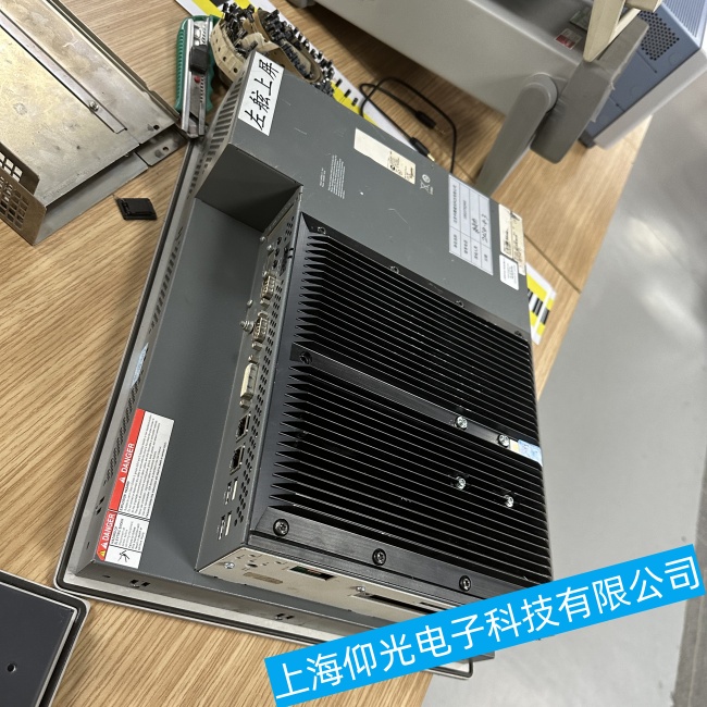 嘉興施耐德工控機HMIST6400開機屏幕不亮故障維修免費檢測